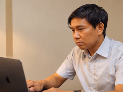 Ahjun, Karyawan Swasta