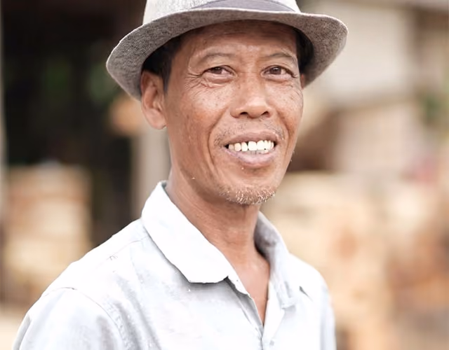 Bahrudin, Pengrajin Kayu