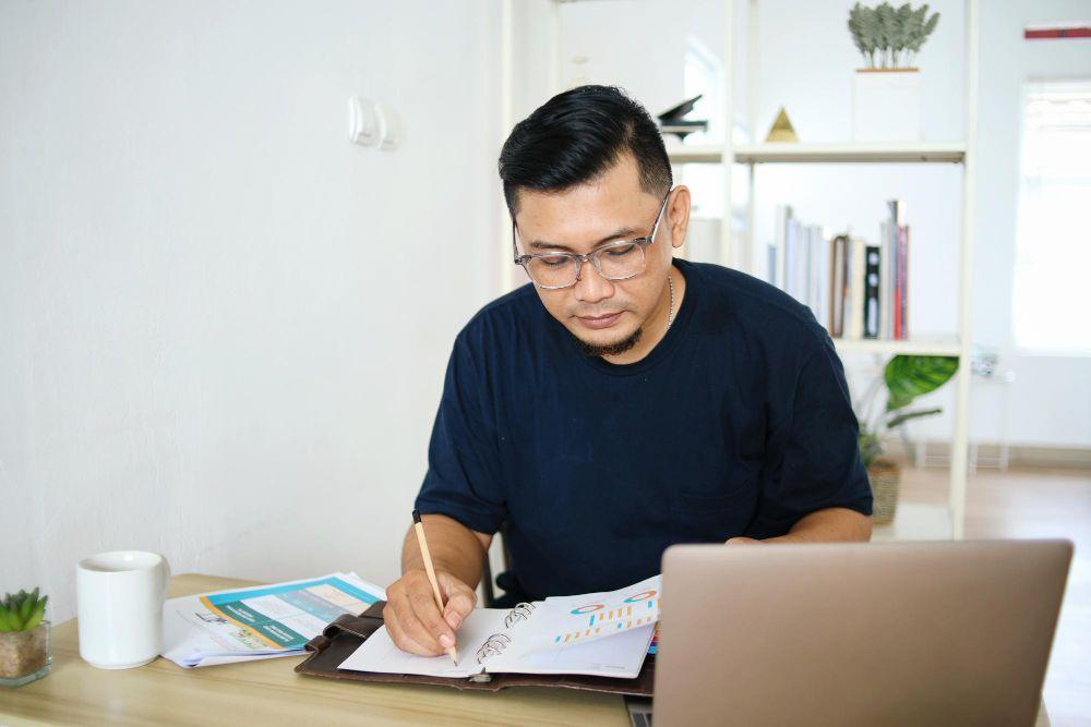 Pinjaman Uang Pribadi: Pengertian, Risiko, dan Cara Memilih yang Aman & Legal di Indonesia