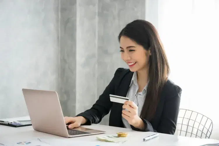 Pinjaman Online untuk Karyawan: Solusi Pembiayaan Aman dan Praktis